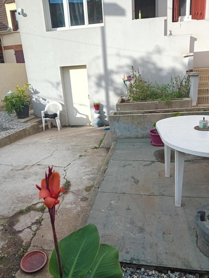 Une Maison En Ville Saint-Denis  Eksteriør bilde